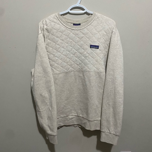 Patagonia Tops - Patagonia sweatshirt